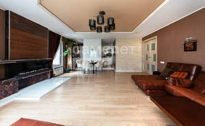 Дом 287м², 2-этажный, участок 9 сот.