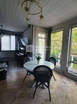 Дом 77м², 2-этажный, участок 8 сот.