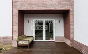 Дом 287м², 2-этажный, участок 9 сот.