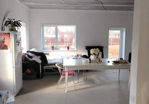 Дом 200м&sup2;, 16-этажный, участок 10 сот.  