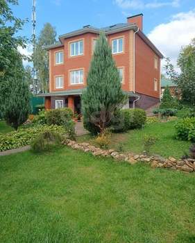 Дом 299м², 3-этажный, участок 14 сот.  