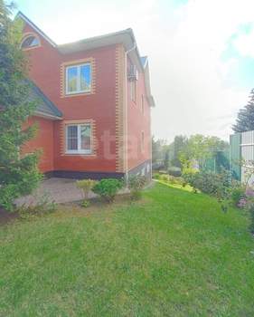 Дом 299м², 3-этажный, участок 14 сот.  