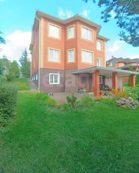 Дом 299м², 3-этажный, участок 14 сот.  