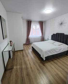 Дом 180м², 2-этажный, участок 3 сот.  