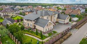 Дом 1562м², 3-этажный, участок 38 сот.  