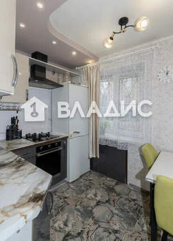 2-к квартира, вторичка, 43м2, 1/4 этаж